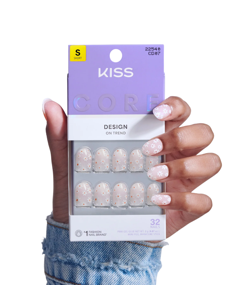 Kiss Core Design Nails 
